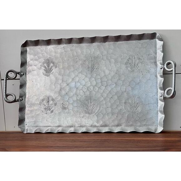 Vtg 50’s Cromwell Hand Wrought Hammered Aluminum Serving Tray w/wheat pattern - Picture 1 of 11